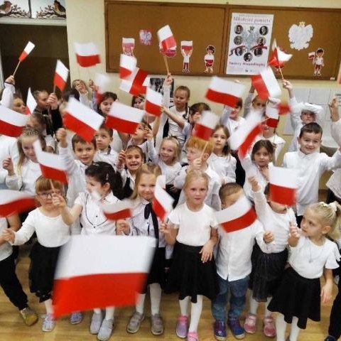 „Szkoła do hymnu”