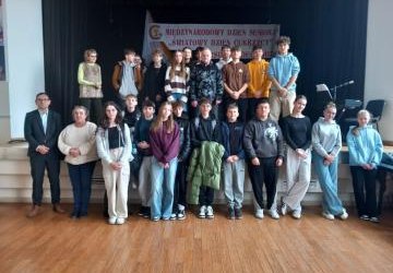 Wizyta uczniów klasy ósmej w Urzędzie Gminy w Podegrodziu!