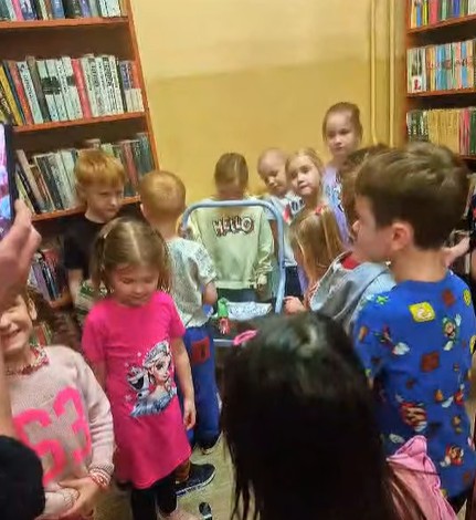 Wizyta przedszkolaków w bibliotece!
