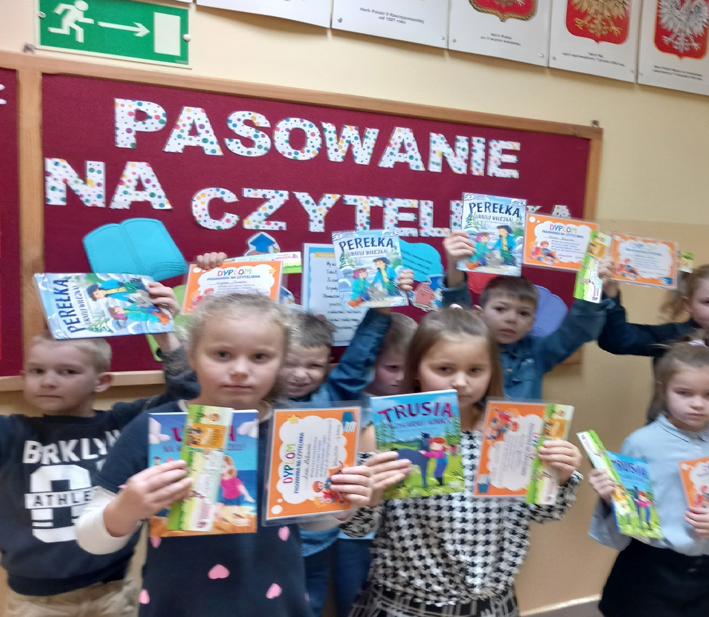 Pasowanie na czytelnika uczniów klasy pierwszej